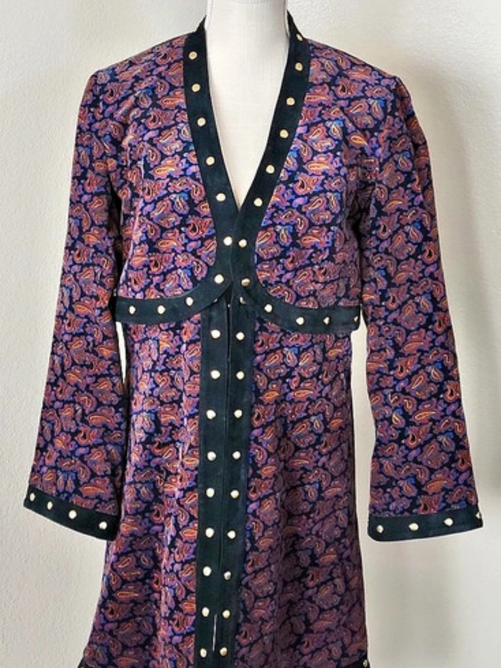 Vintage Suzanne Somers 2-in-1 Convertible Velvet Paisley Studded Jacket Size 6